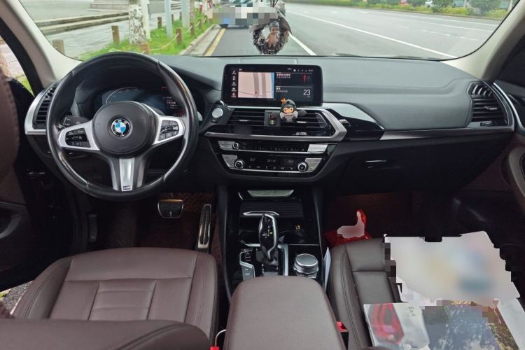 Used BMW X3 2019 xDrive25i Luxury Package Center Console