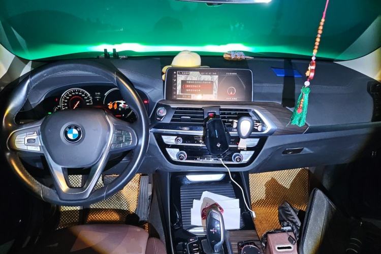 Used BMW X3 2019 xDrive28i Luxury Package Center Console