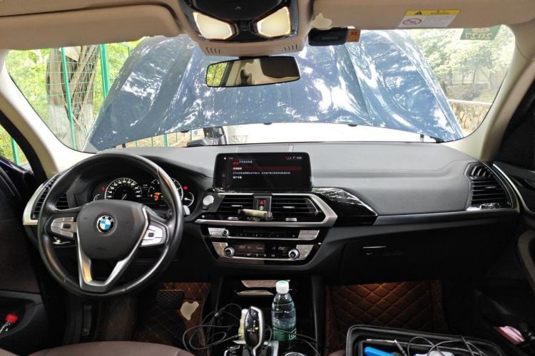 Used BMW X3 2019 xDrive25i Luxury Package Center Console