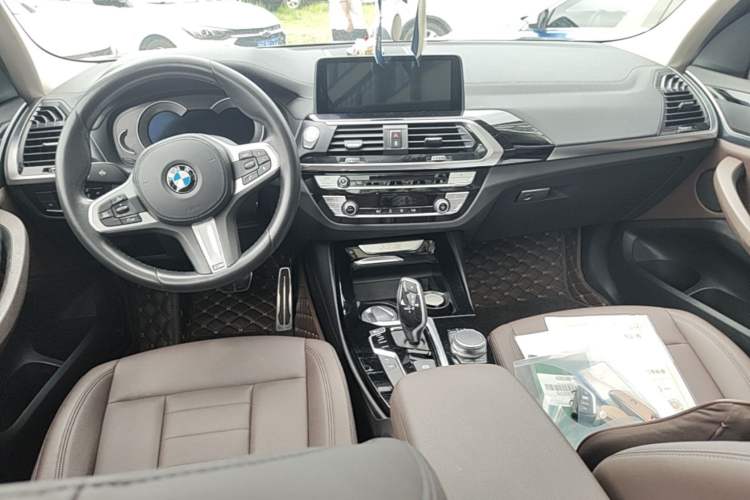 Used BMW X3 2019 xDrive25i M Sport Package Center Console