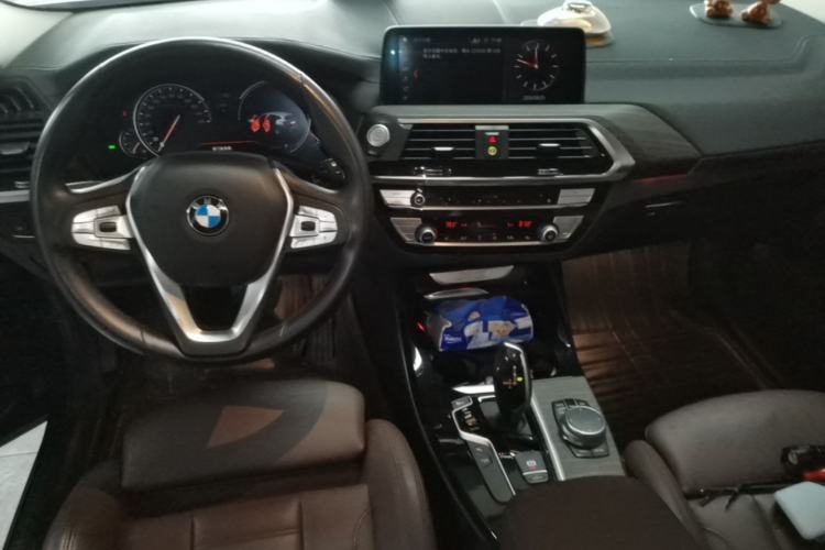 Used BMW X3 2019 xDrive28i Luxury Package Center Console