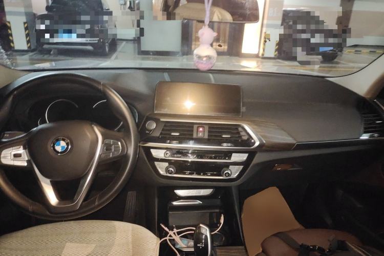 Used BMW X3 2019 xDrive28i Luxury Package Center Console