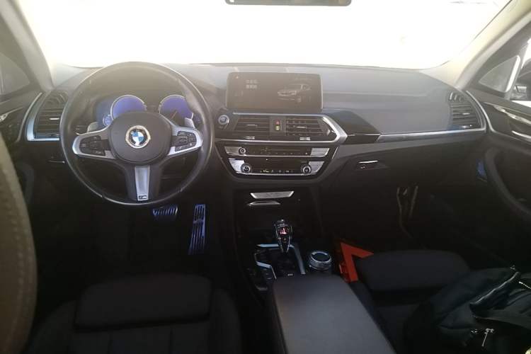 Used BMW X3 2019 xDrive28i M Sport Package Center Console