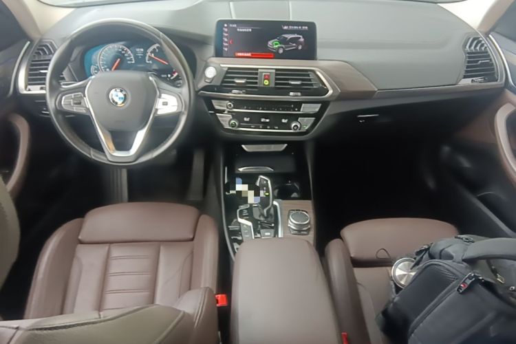 Used BMW X3 2019 xDrive28i Luxury Package Center Console