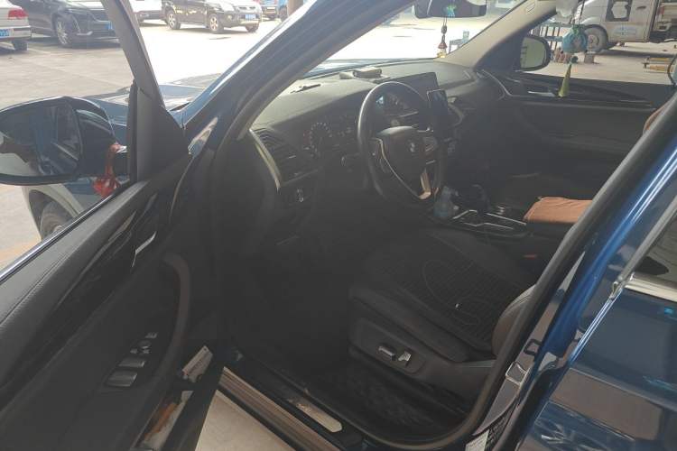 Used BMW X3 2019 xDrive25i Luxury Package Driver Seat