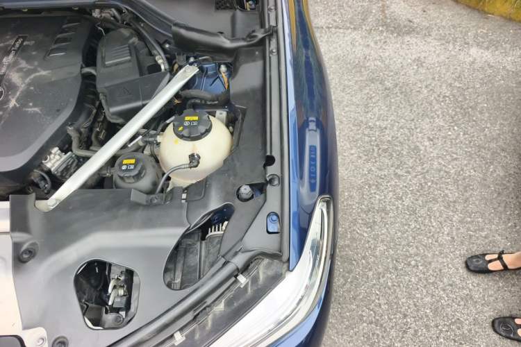 Used BMW X3 2019 xDrive25i M Sport Package Engine Bay Left
