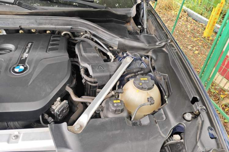 Used BMW X3 2019 xDrive25i Luxury Package Engine Bay Left