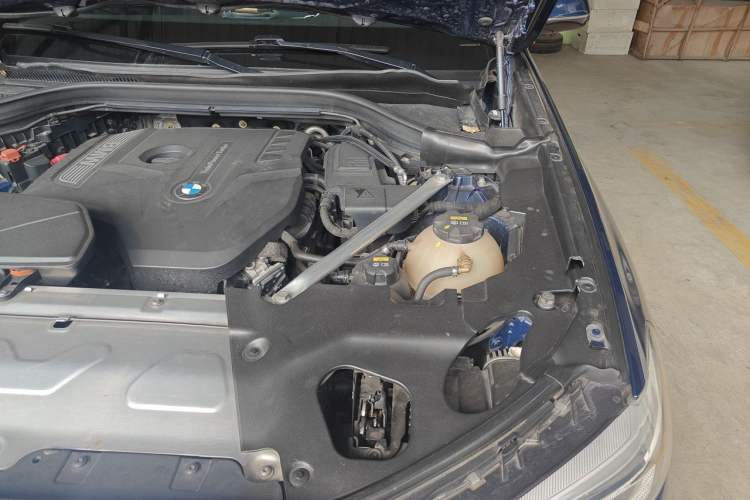 Used BMW X3 2019 xDrive25i Luxury Package Engine Bay Left