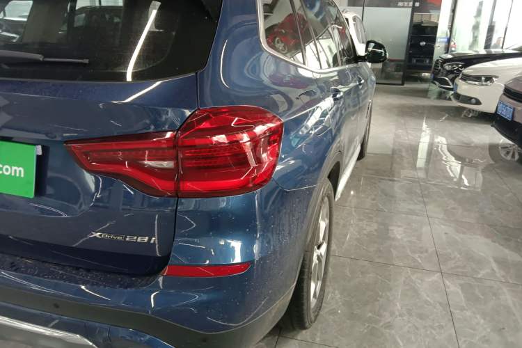 Used BMW X3 2019 xDrive28i Luxury Package Exterior 3