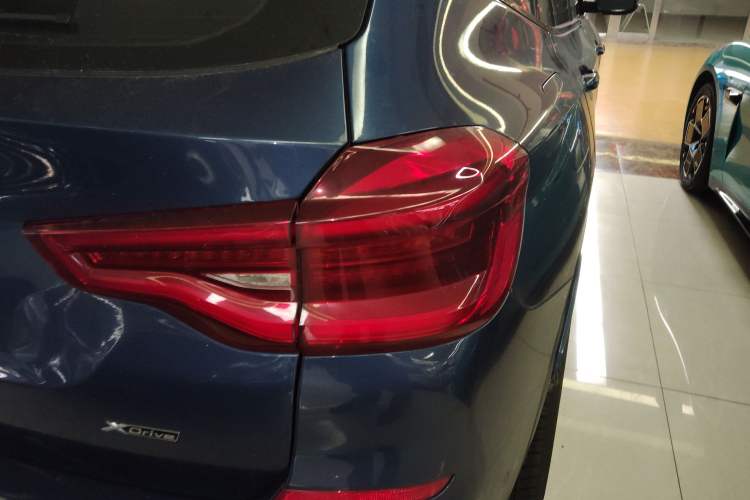 Used BMW X3 2019 xDrive25i M Sport Package Exterior 3