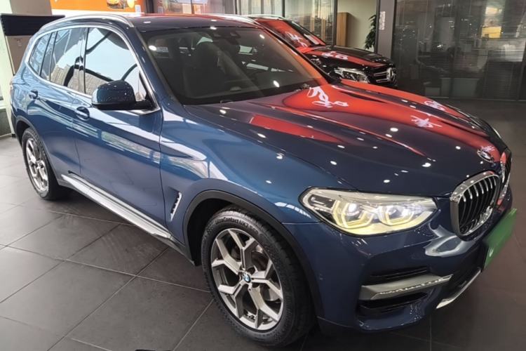 Used BMW X3 2019 xDrive28i Luxury Package Front Right 45 Deg