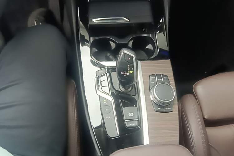 Used BMW X3 2019 xDrive28i Luxury Package Gear Lever