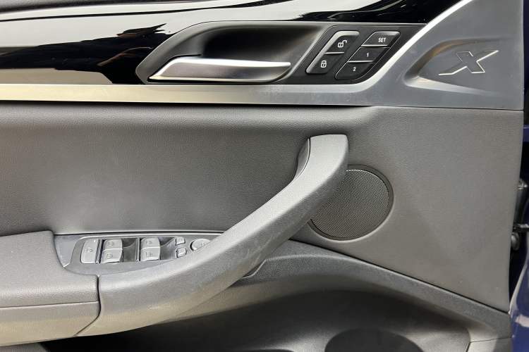 Used BMW X3 2019 xDrive25i M Sport Package Interior 13