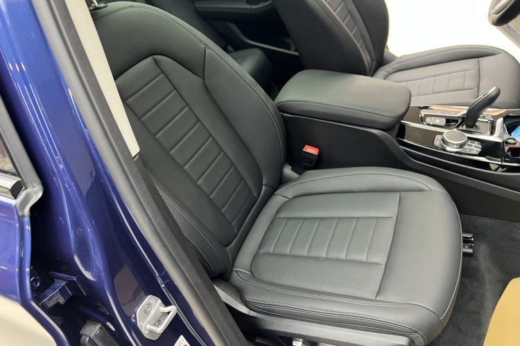 Used BMW X3 2019 xDrive25i M Sport Package Interior 14