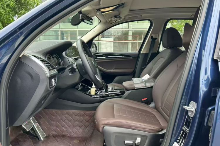 Used BMW X3 2019 xDrive25i Luxury Package Interior 4