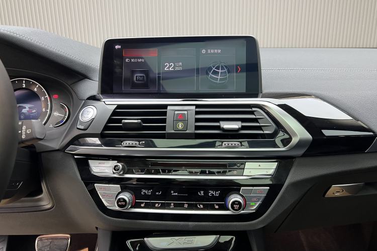 Used BMW X3 2019 xDrive25i M Sport Package Interior 4