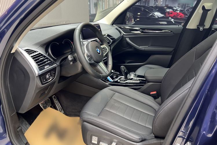 Used BMW X3 2019 xDrive25i M Sport Package Interior 7