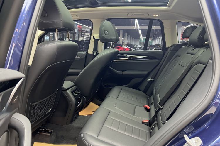 Used BMW X3 2019 xDrive25i M Sport Package Interior 8