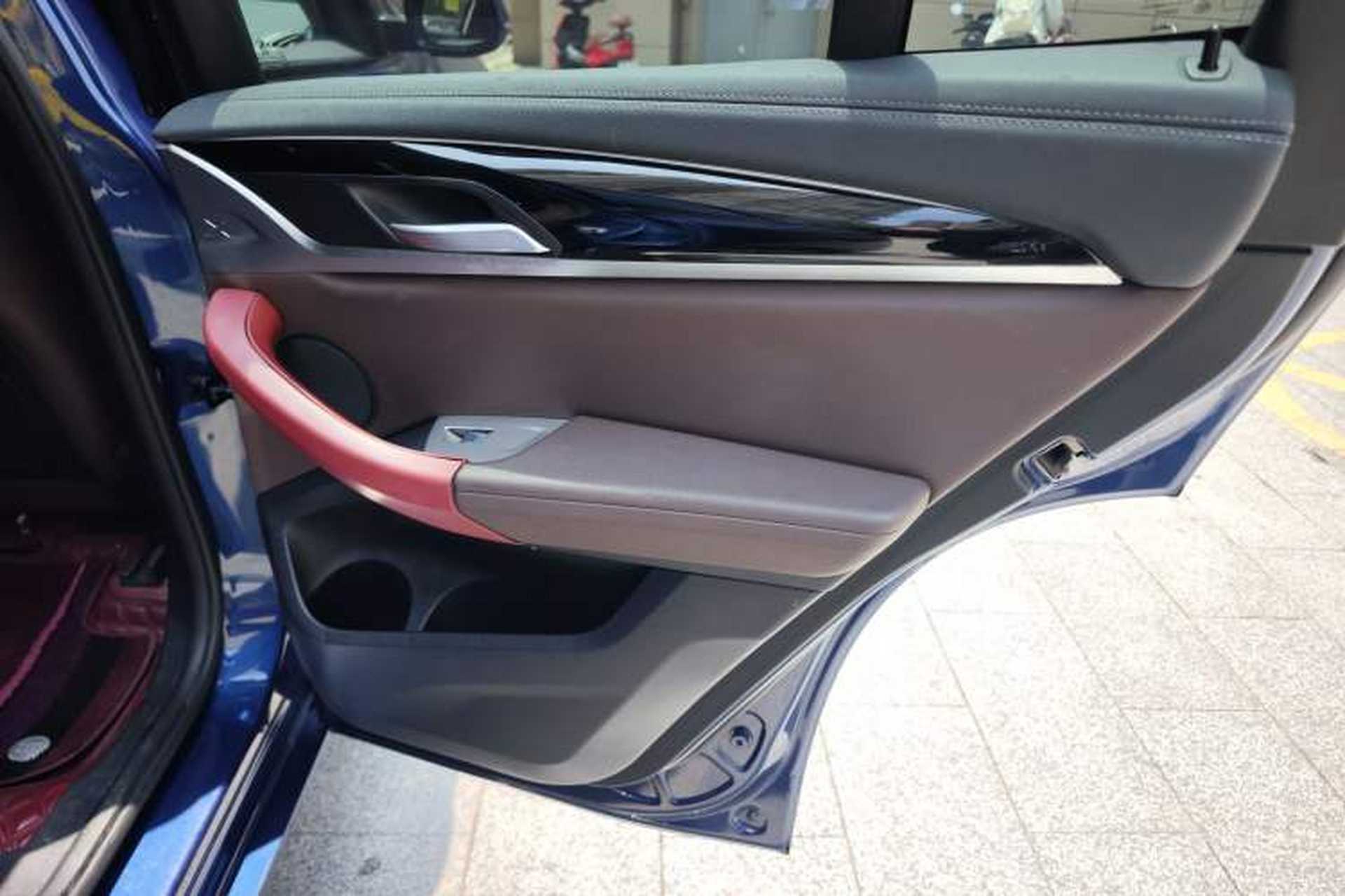 Used BMW X3 2019 xDrive25i M Sport Package Interior 9