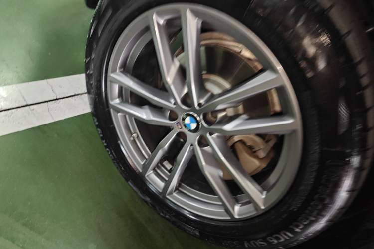 Used BMW X3 2019 xDrive25i M Sport Package Left Front Wheel Hub