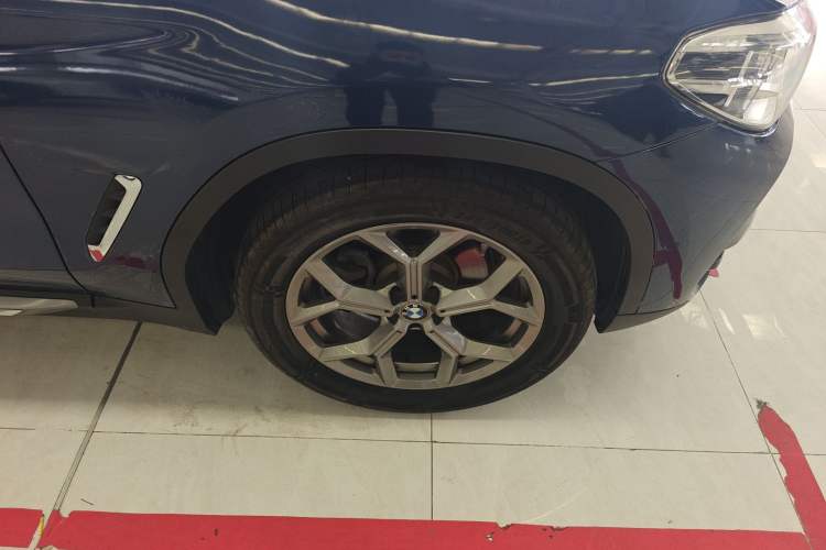 Used BMW X3 2019 xDrive28i Luxury Package Left Front Wheel Hub