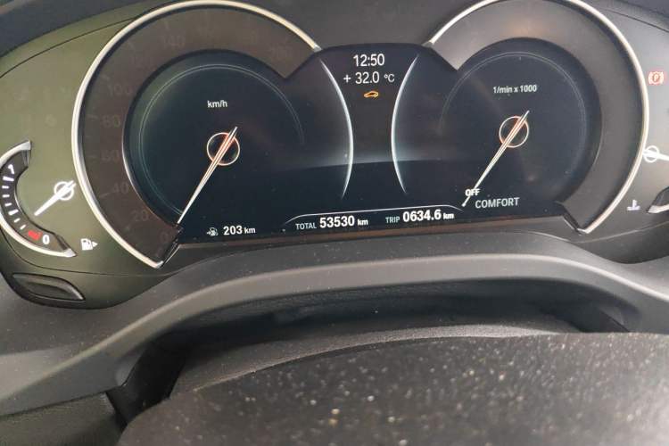 Used BMW X3 2019 xDrive25i Luxury Package Odometer Close Up