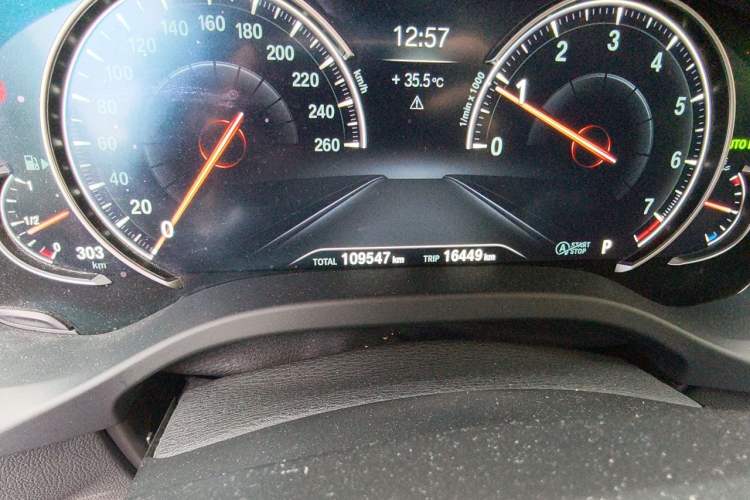 Used BMW X3 2019 xDrive25i M Sport Package Odometer Close Up