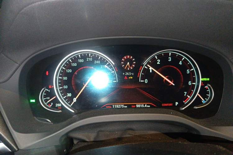 Used BMW X3 2019 xDrive25i Luxury Package Odometer Close Up