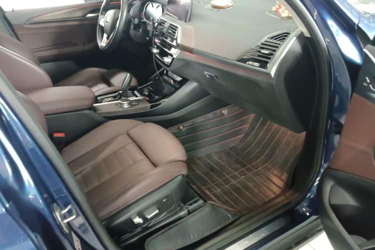 Used BMW X3 2019 xDrive28i Luxury Package Right Front Seat