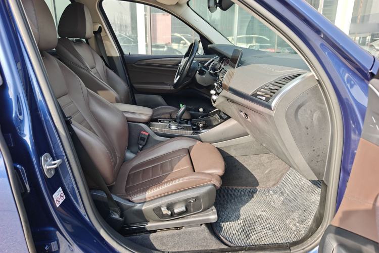 Used BMW X3 2019 xDrive28i Luxury Package Right Front Seat