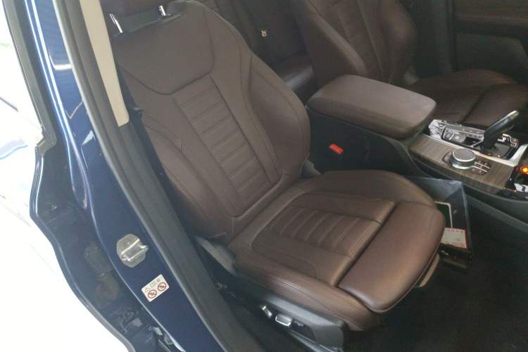 Used BMW X3 2019 xDrive28i Luxury Package Right Front Seat