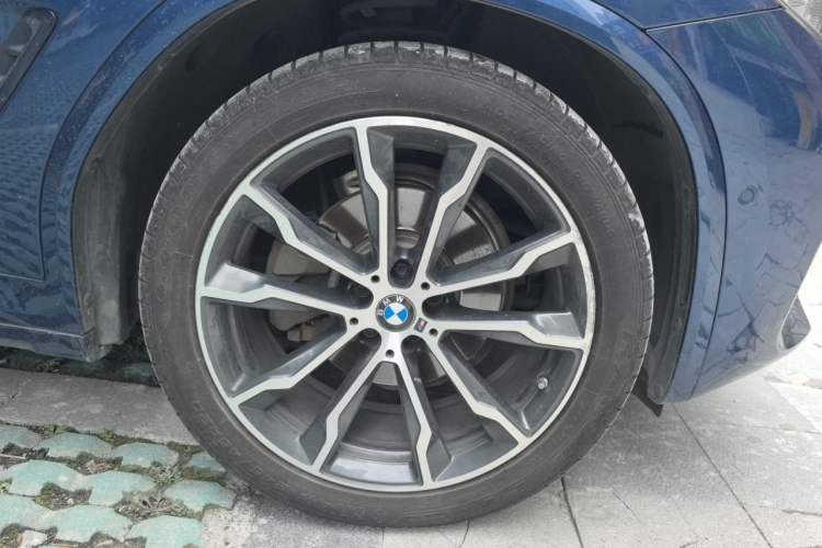 Used BMW X3 2019 xDrive30i Luxury Model with M Sport Package Right Front Wheel Hub