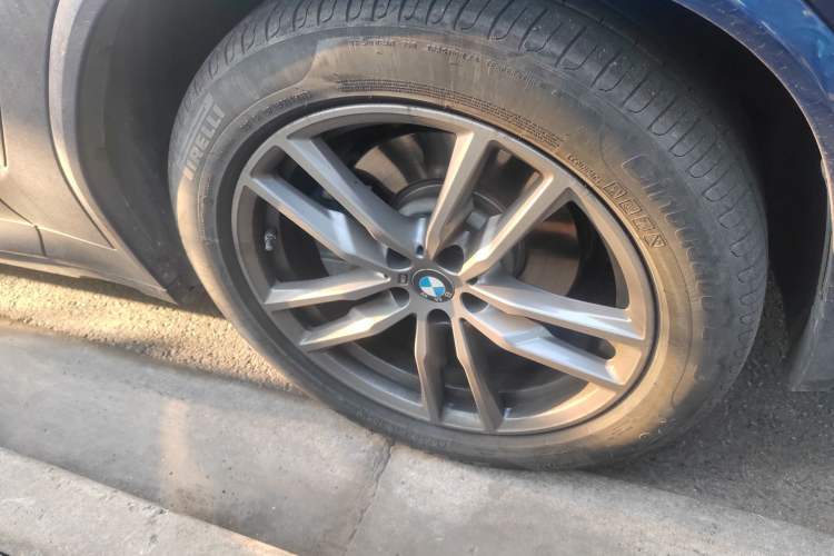 Used BMW X3 2019 xDrive28i M Sport Package Right Front Wheel Hub