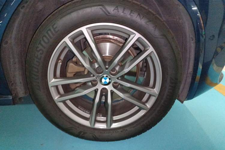 Used BMW X3 2019 xDrive30i Leading Model M Sport Package Right Front Wheel Hub