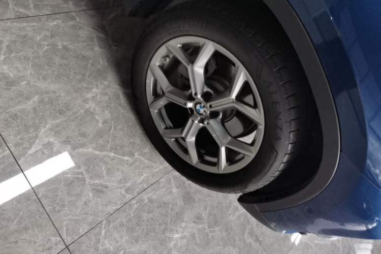 Used BMW X3 2019 xDrive28i Luxury Package Right Front Wheel Hub