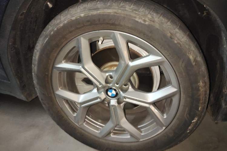 Used BMW X3 2019 xDrive28i Luxury Package Right Front Wheel Hub