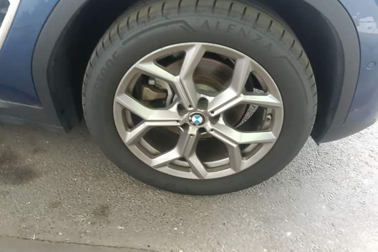 Used BMW X3 2019 xDrive28i Luxury Package Right Front Wheel Hub