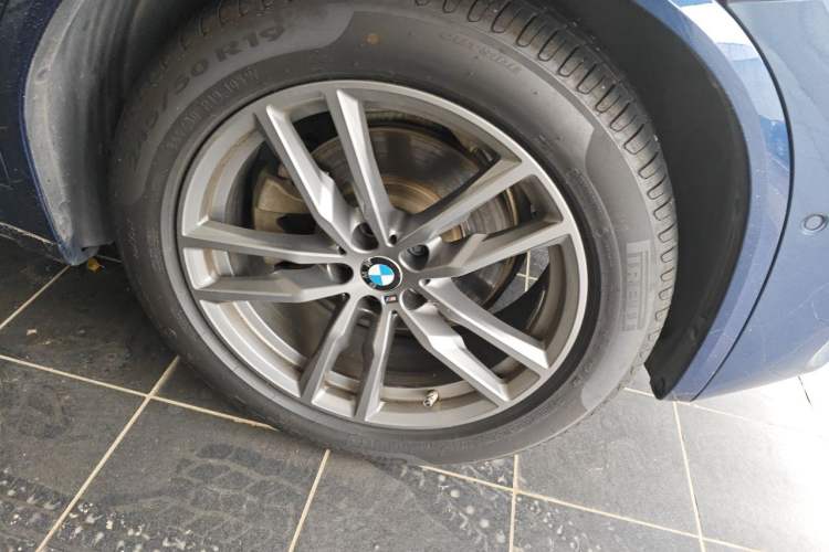 Used BMW X3 2019 xDrive28i M Sport Package Right Front Wheel Hub