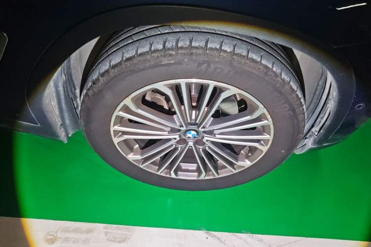 Used BMW X3 2019 xDrive28i Luxury Package Right Front Wheel Hub