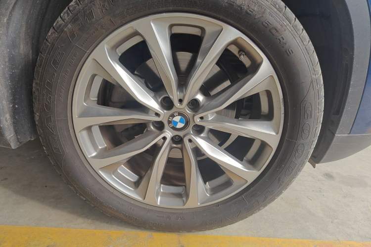 Used BMW X3 2019 xDrive25i Luxury Package Right Front Wheel Hub