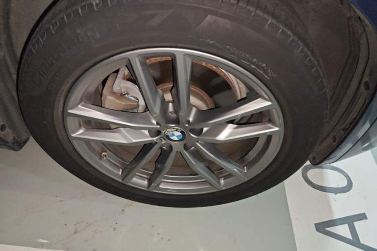 Used BMW X3 2019 xDrive28i M Sport Package Right Front Wheel Hub