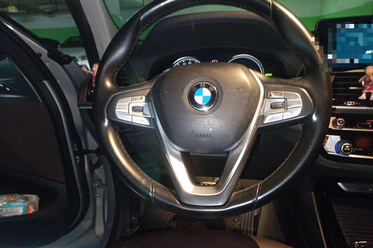 Used BMW X3 2019 xDrive25i Luxury Package Steering Wheel