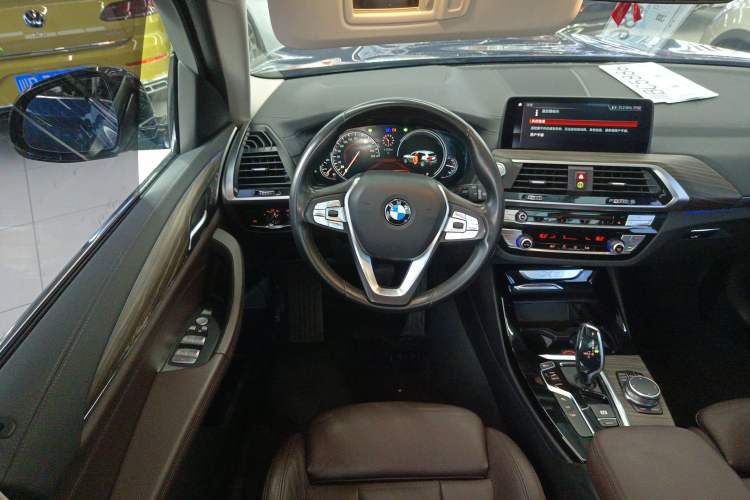 Used BMW X3 2019 xDrive28i Luxury Package Steering Wheel