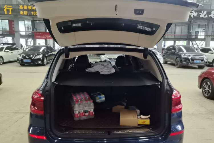 Used BMW X3 2019 xDrive25i Luxury Package Trunk