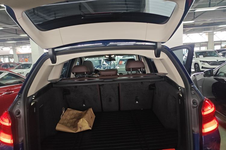 Used BMW X3 2019 xDrive25i M Sport Package Trunk
