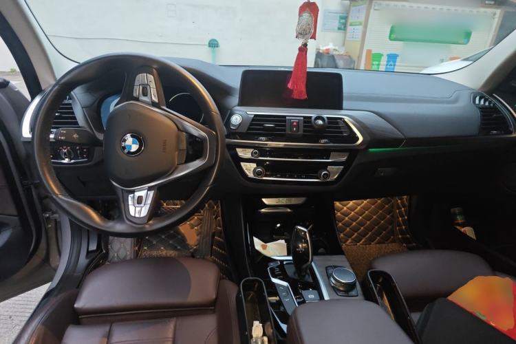 Used BMW X3 2019 xDrive28i Luxury Package Center Console