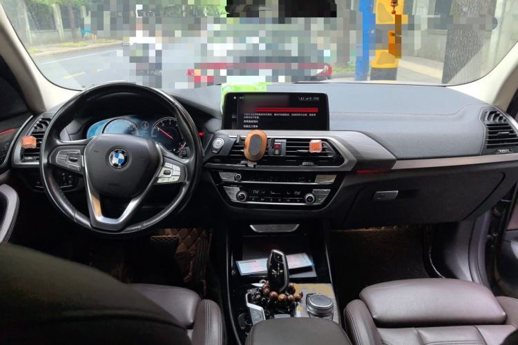 Used BMW X3 2019 xDrive28i Luxury Package Center Console