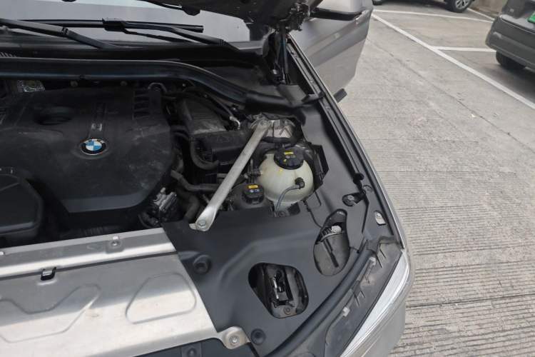 Used BMW X3 2019 xDrive28i Luxury Package Engine Bay Left