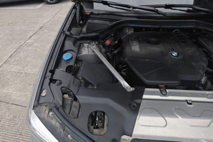 Used BMW X3 2019 xDrive28i Luxury Package Engine Bay Right