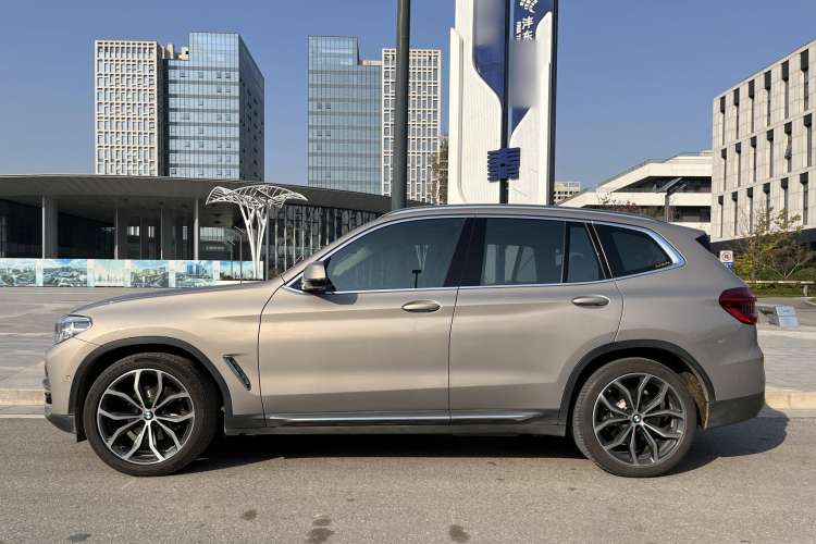Used BMW X3 2019 xDrive28i Luxury Package Exterior 2